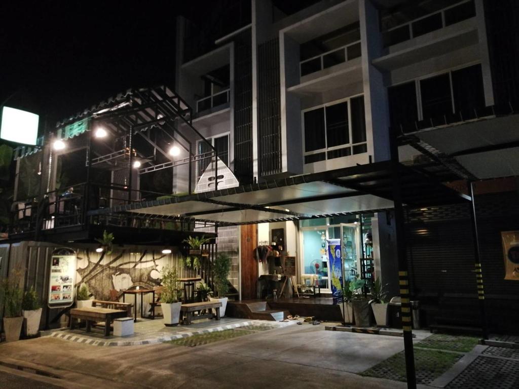 White Monkey Guesthouse Phetchaburi Zewnętrze zdjęcie